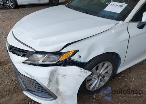 2021 Toyota Camry Le из США, поврежденный, VIN 4T1C11AK3MU457198